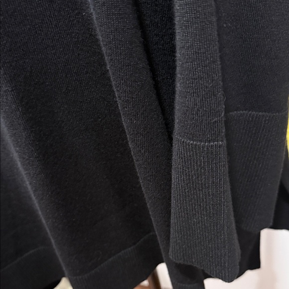 Cable & Gauge Black Long Sleeve Top - Picture 5 of 7